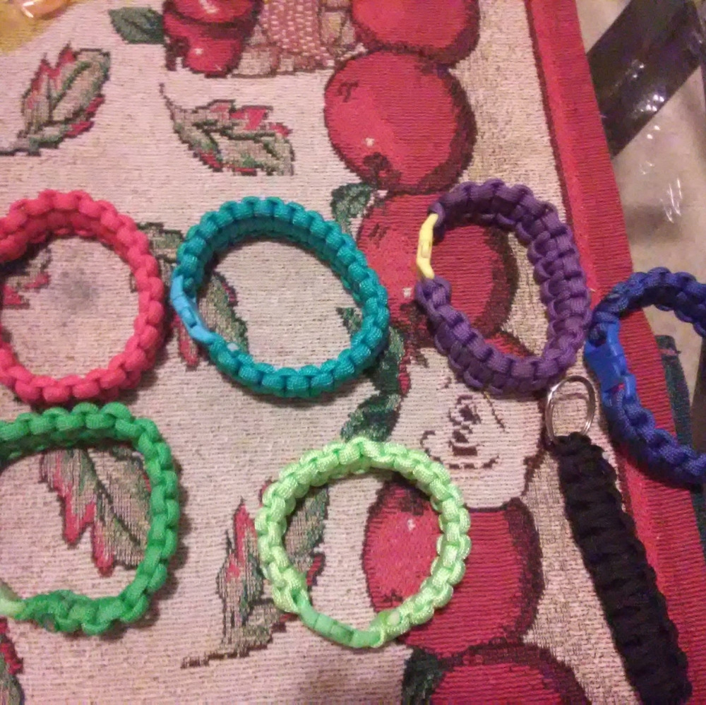 Parachute bracelets - Picture 7 of 16